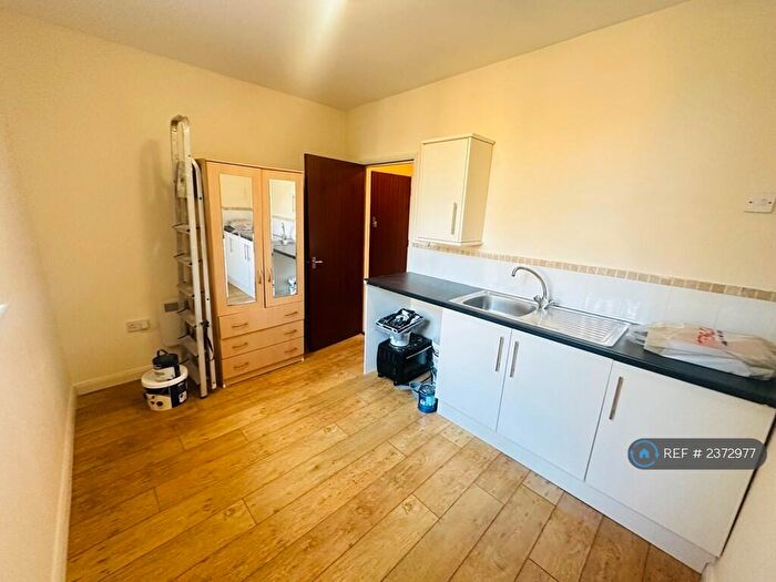 Studio To Rent In Eastern Avenue, London, RM1