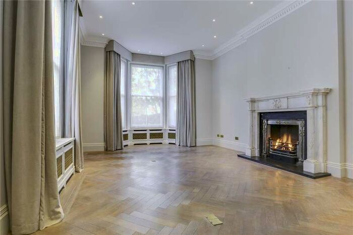 5 Bedroom End Of Terrace House To Rent In Upper Phillimore Gardens, Kensington, London, W8