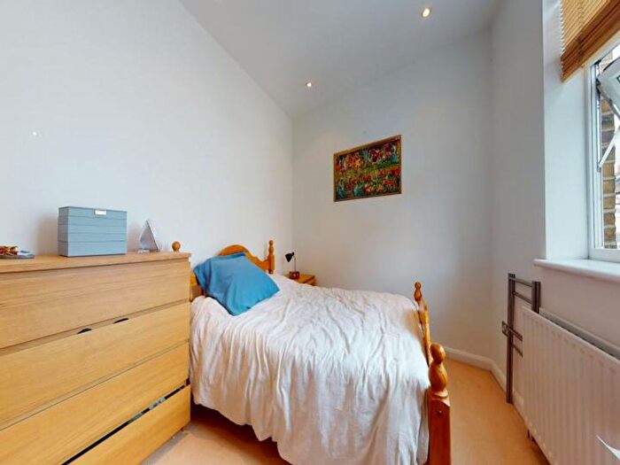 2 Bedroom Flat To Rent In Railton Road, London, SE24