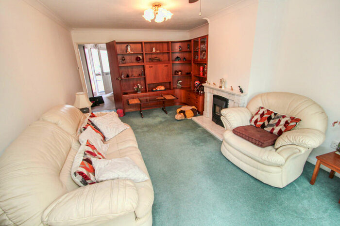 2 Bedroom Semi-Detached Bungalow For Sale In Beverley Heights, Southampton, SO18