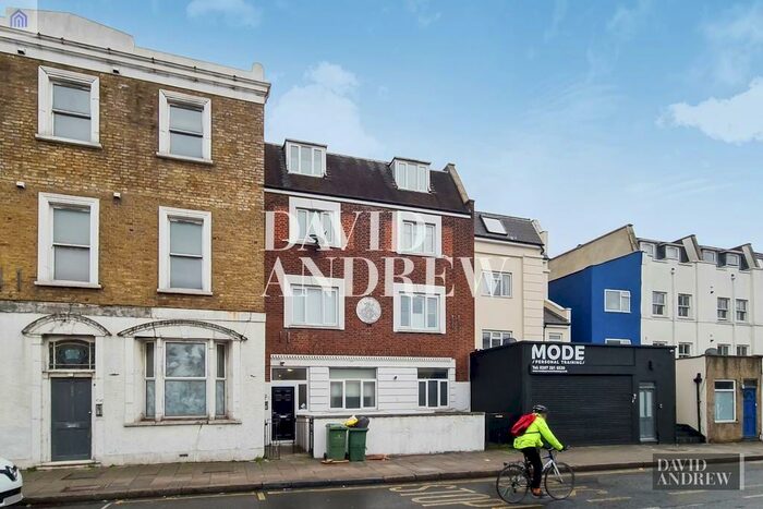 3 Bedroom Apartment To Rent In Hornsey Road, London, N19