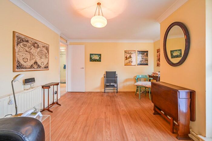 1 Bedroom Flat For Sale In Burr Close, London, E1W