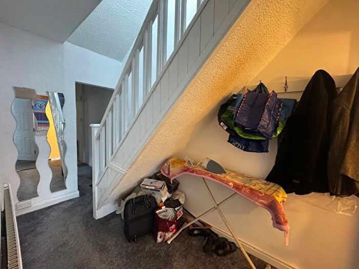 2 Bedroom Flat To Rent In Baldwins Lane, Birmingham, B28