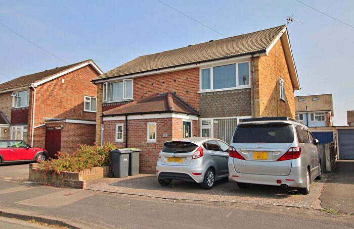 3 Bedroom Semi-Detached House For Sale In Cherrywood Gardens, Hayling Island, PO11