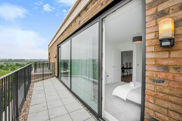 3 Bedroom Flat To Rent In Olympic Park Avenue, Stratford, London, E20