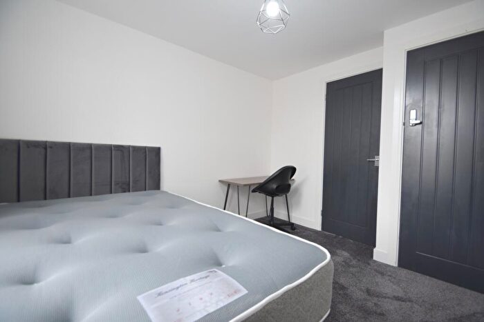 6 Bedroom Apartment To Rent In Woodville Road, Cathays, CF24