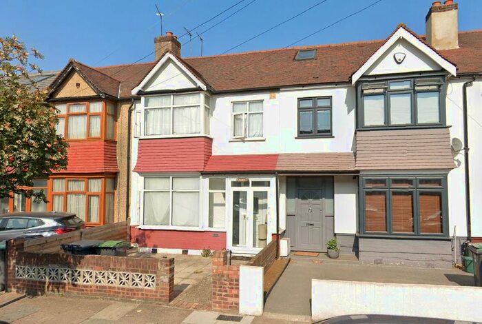 3 Bedroom Terraced House To Rent In New Road, Wood Green, London N22