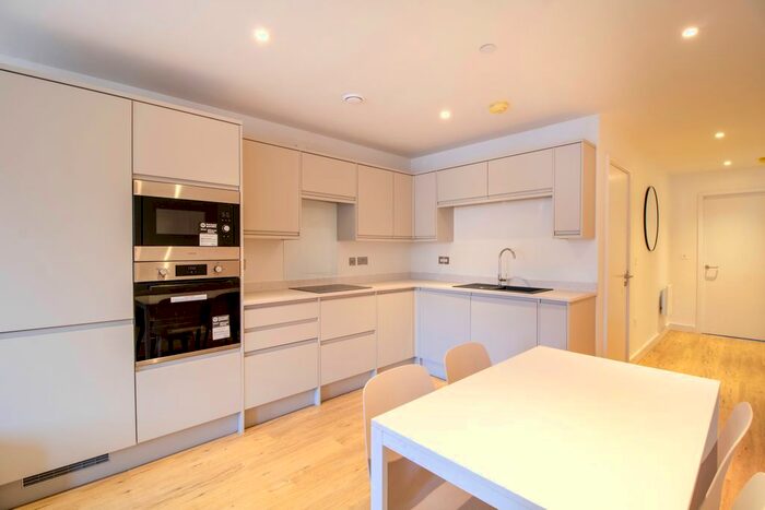 2 Bedroom Flat To Rent In York Place, Leeds, LS1