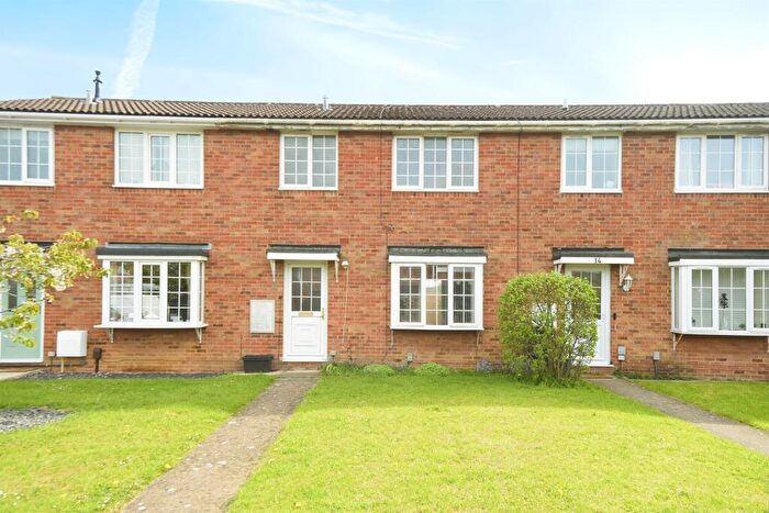3 Bedroom Terraced House For Sale In Hazelbury Crescent, Swindon, SN3