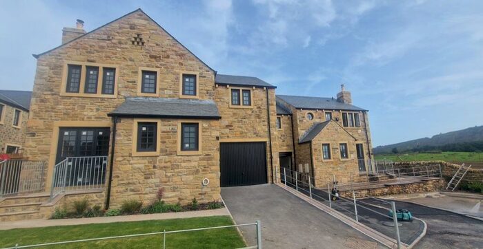 4 Bedroom Link Detached House For Sale In Shires Lane, Embsay, BD23