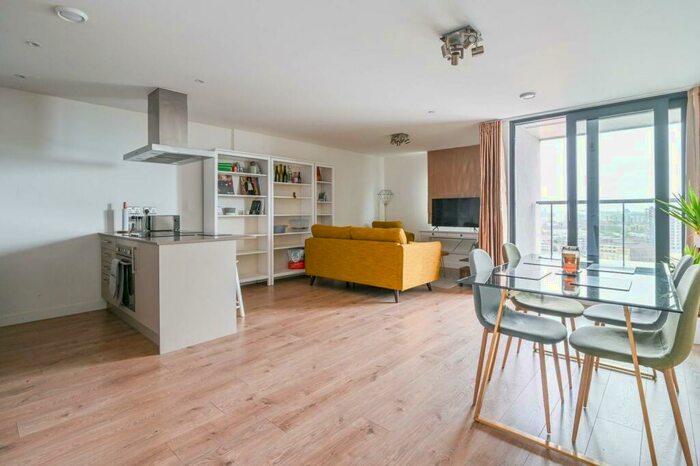3 Bedroom Flat To Rent In Rotherhithe New Road, South Bermondsey, London, SE16