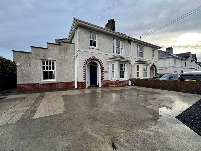 4 Bedroom Property To Rent In Bronwydd Road, Carmarthen, Carmarthenshire, SA31
