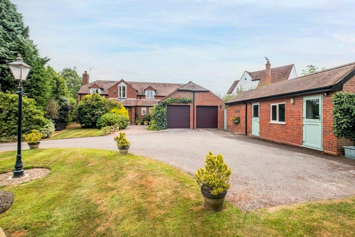 4 Bedroom Detached House For Sale In Burton Road, Elford, Tamworth, B79