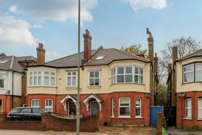 5 Bedroom Semi-Detached House To Rent In College Road, Bromley, BR1