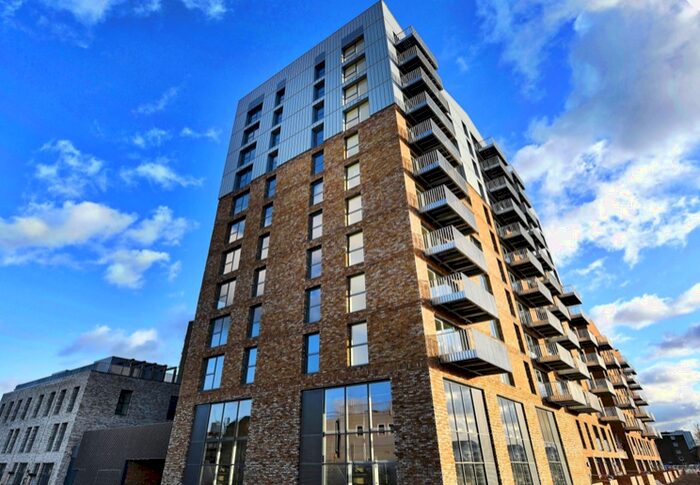 3 Bedroom Apartment To Rent In Grove Street, London, SE8