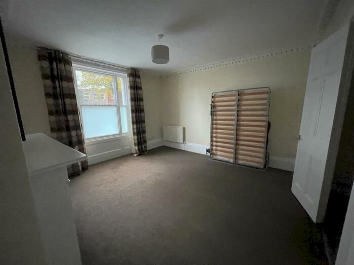 Studio To Rent In Flat London Road Cheltenham, GL52