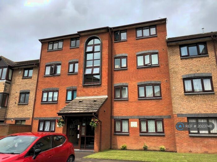2 Bedroom Flat To Rent In St. Matthews Court, Gosport, PO12