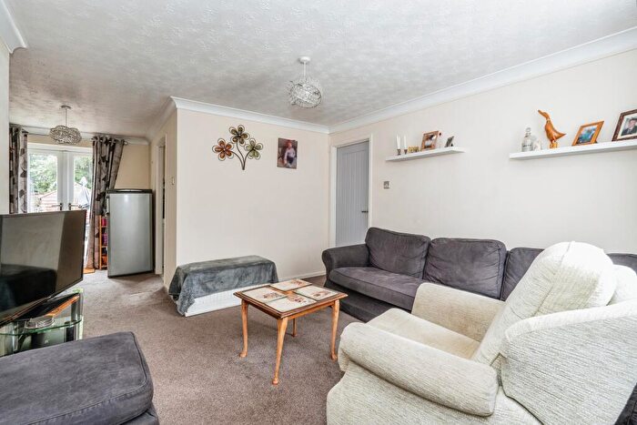 2 Bedroom Flat For Sale In Hambert Way, Ashurst Bridge, Southampton, Hampshire, SO40