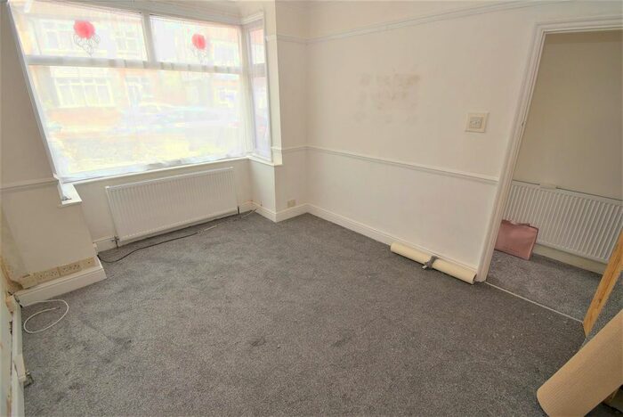 3 Bedroom Terraced House To Rent In Richmond Hill, Luton, LU2