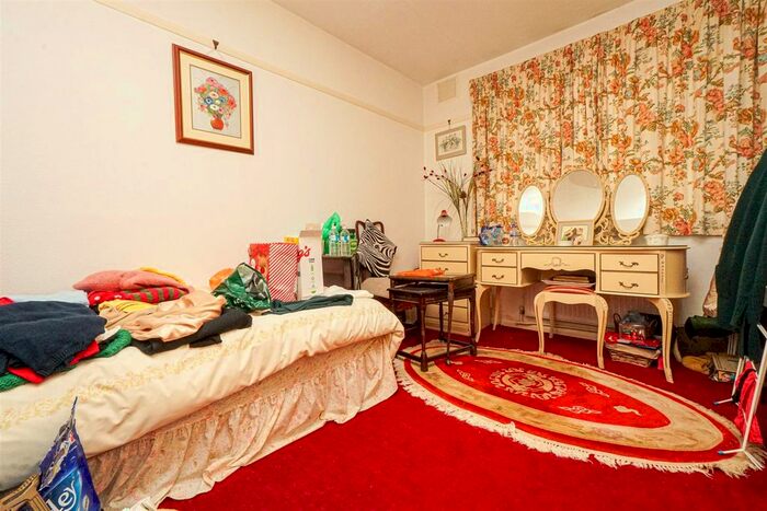 2 Bedroom Detached Bungalow For Sale In Friars Hill, Guestling, TN35