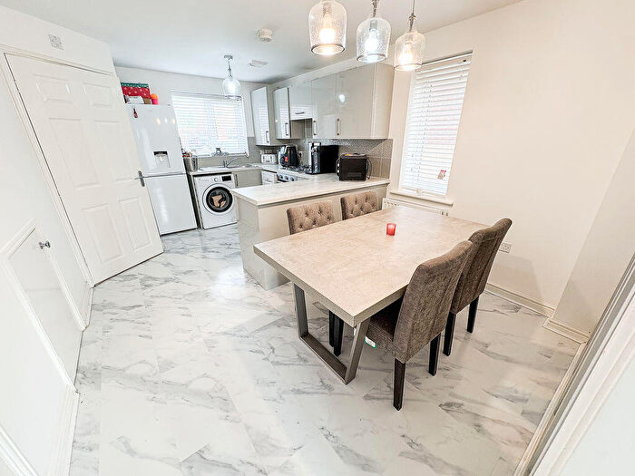 3 Bedroom Semi Detached House For Sale In Rollyway Gardens, Blyth, NE24
