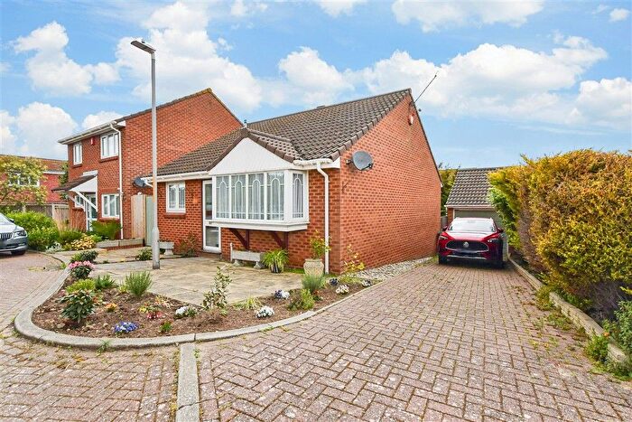 2 Bedroom Detached Bungalow For Sale In Broomfield Crescent, Cliftonville, Margate, Kent, CT9