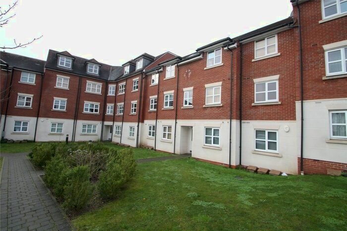 2 Bedroom Flat To Rent In Hubbard Court, Valley Hill, Loughton, IG10
