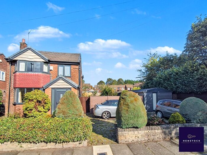 3 Bedroom Detached House For Sale In Emerson Drive, Middleton, Manchester, M24