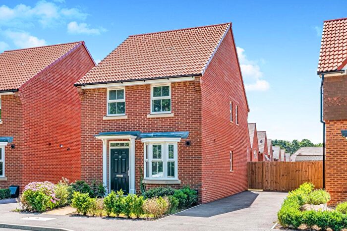 3 Bedroom House To Rent In Henry Road, Sarisbury Green, Southampton, SO31