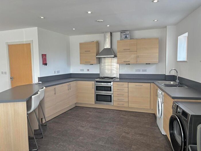 3 Bedroom Apartment To Rent In Midford Road, Bath, BA2