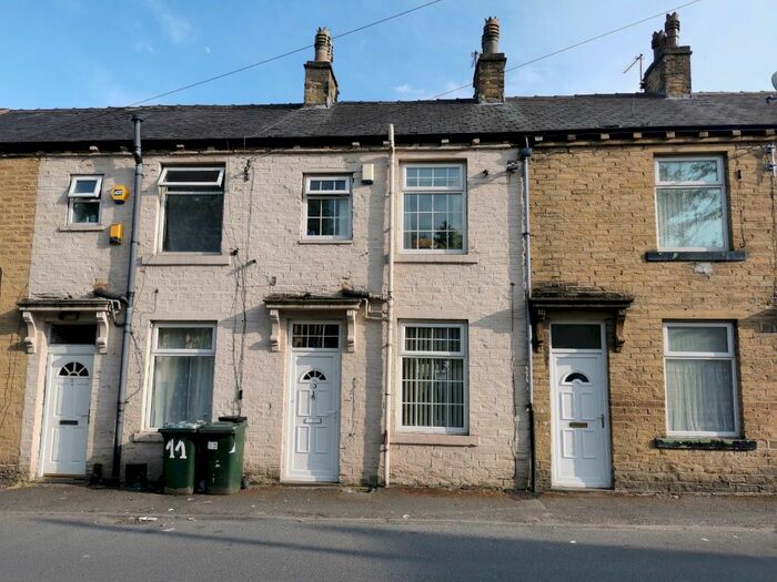 3 Bedroom Terraced House To Rent In Thorn Street, Bradford, BD8
