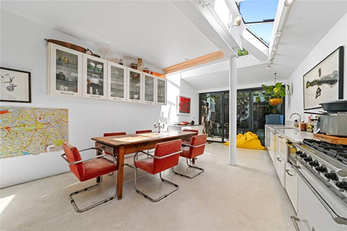 4 Bedroom Terraced House To Rent In Terrace Road, South Hackney, London, E9