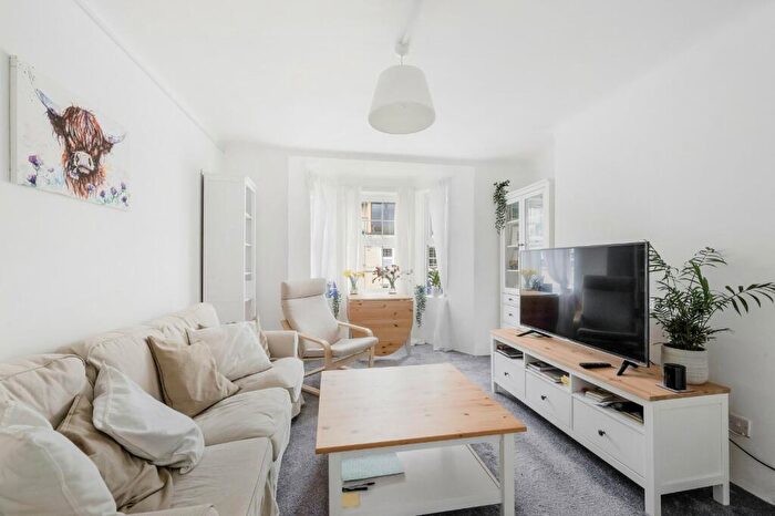 2 Bedroom Apartment To Rent In Malden Court, West Barnes Lane, New Malden, KT3