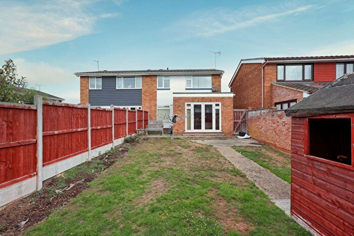 3 Bedroom Semi-Detached House For Sale In Wallasea Gardens, Chelmsford, CM1