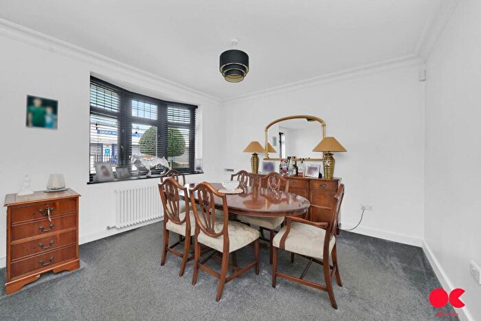4 Bedroom Detached House For Sale In Balgores Lane, Gidea Park, RM2
