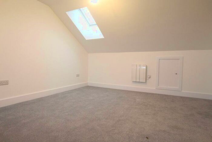 1 Bedroom Flat To Rent In The Drive Ilford, IG1