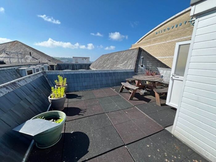 2 Bedroom Flat To Rent In Harbourside Court, Barbican, PL4