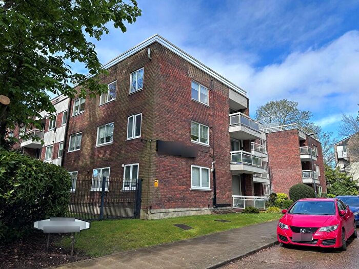 2 Bedroom Apartment To Rent In Stonegrove, Edgware, HA8