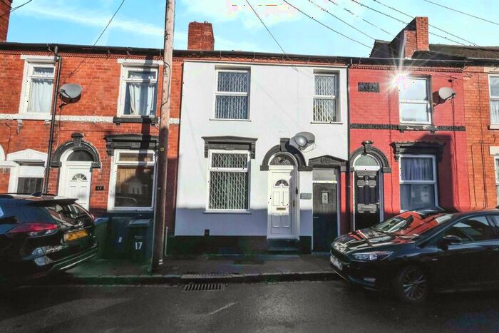 3 Bedroom House To Rent In Sidaway Street, Cradley Heath, B64