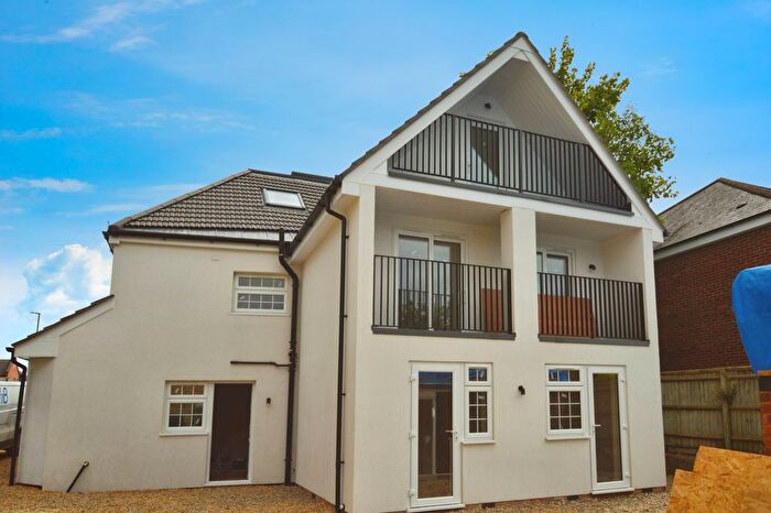 2 Bedroom Flat To Rent In Lamb House, Frogmore, AL2