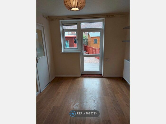 1 Bedroom Flat To Rent In Titchfield Walk, Carshalton, SM5