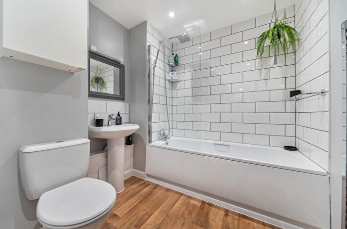 2 Bedroom Flat For Sale In Military Road, Hilsea, Portsmouth, PO3