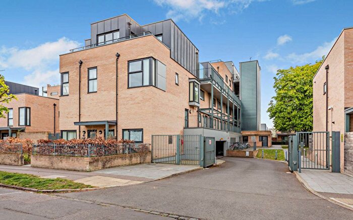 2 Bedroom Flat To Rent In Flamsteed Close, Cambridge, CB1