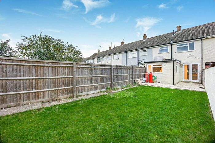 3 Bedroom Terraced House For Sale In Huntersfield, Stanford In The Vale, Oxon, SN7