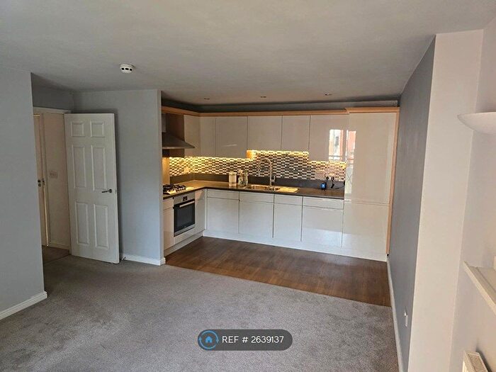 2 Bedroom Flat To Rent In Honeywell Close, Oadby, Leicester, LE2