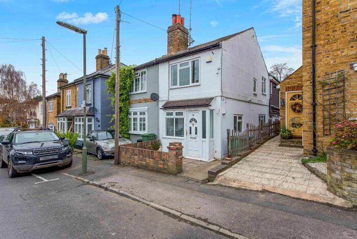 3 Bedroom Semi-Detached House To Rent In Anderson Road, Weybridge KT13