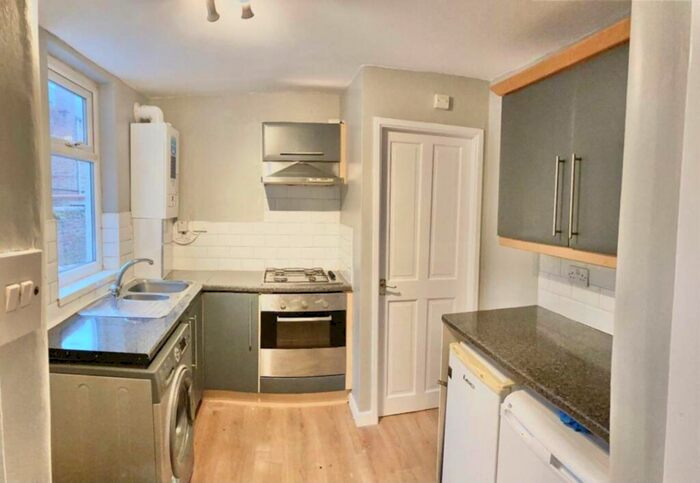 2 Bedroom Flat To Rent In Balfour Street, Gateshead, NE8