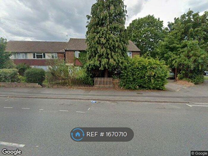 2 Bedroom Maisonette To Rent In Common Road, Slough, SL3