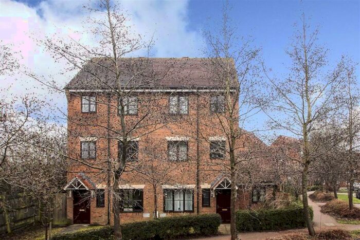 5 Bedroom Town House To Rent In Hidcote Drive, Westcroft, Milton Keynes, Buckinghamshire, MK4
