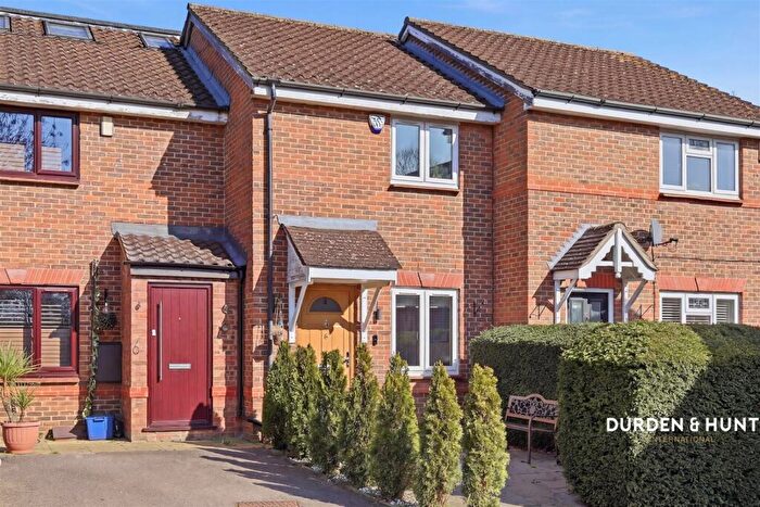 2 Bedroom Terraced House For Sale In Maybury Close, Loughton, IG10